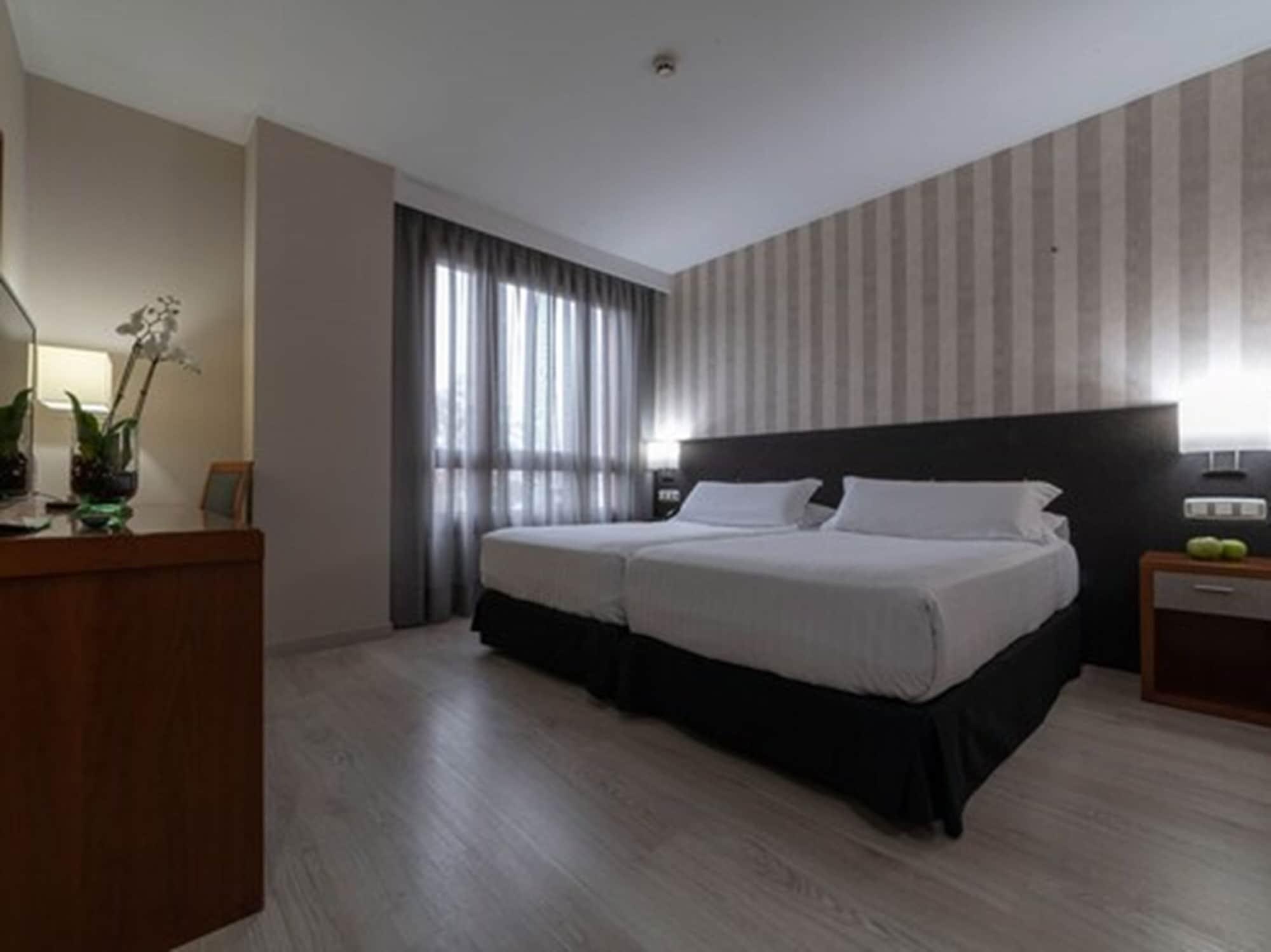 Hotel Plaza Las Matas Лас-Росас-де-Мадрид Екстер'єр фото