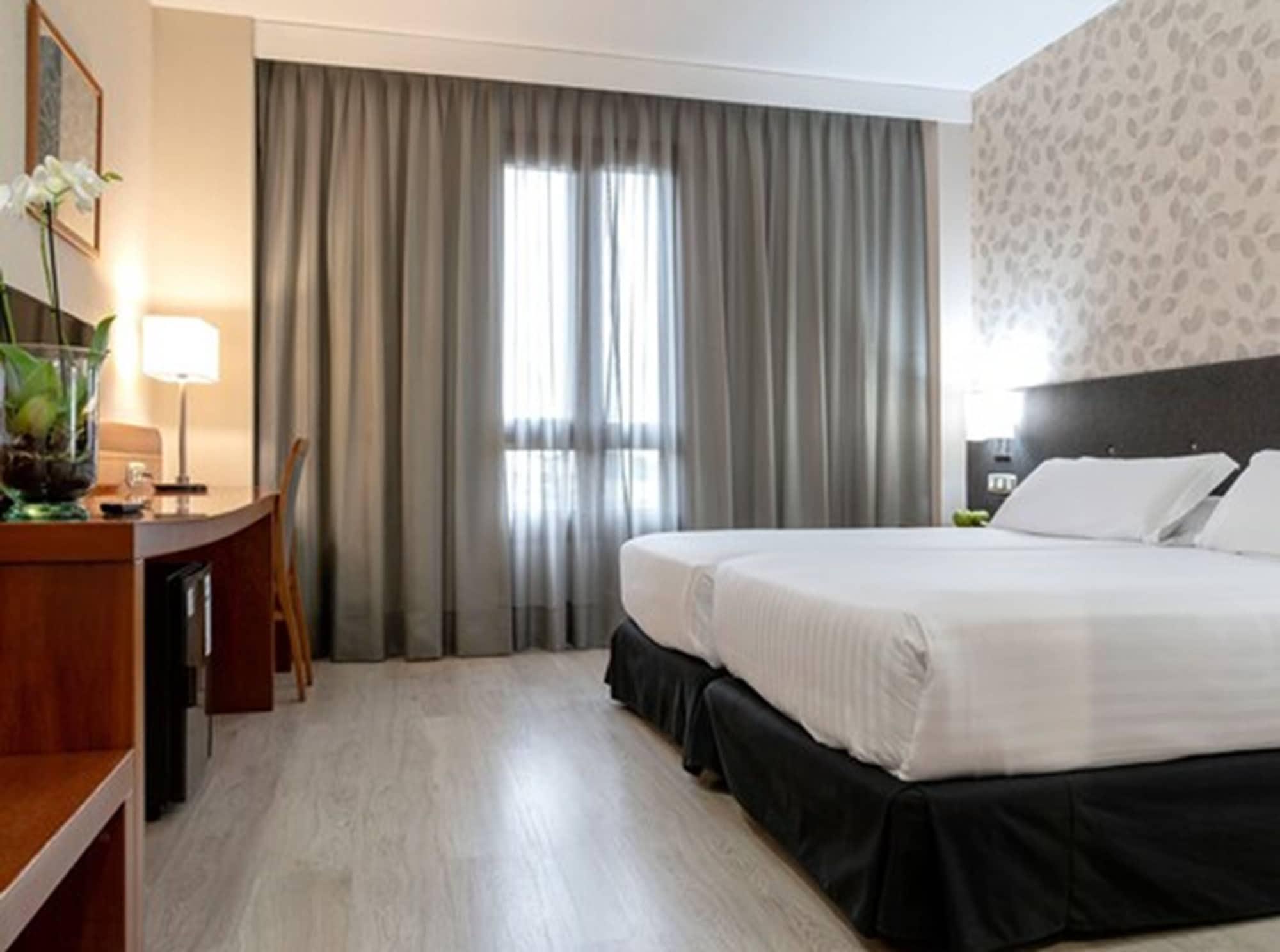 Hotel Plaza Las Matas Лас-Росас-де-Мадрид Екстер'єр фото
