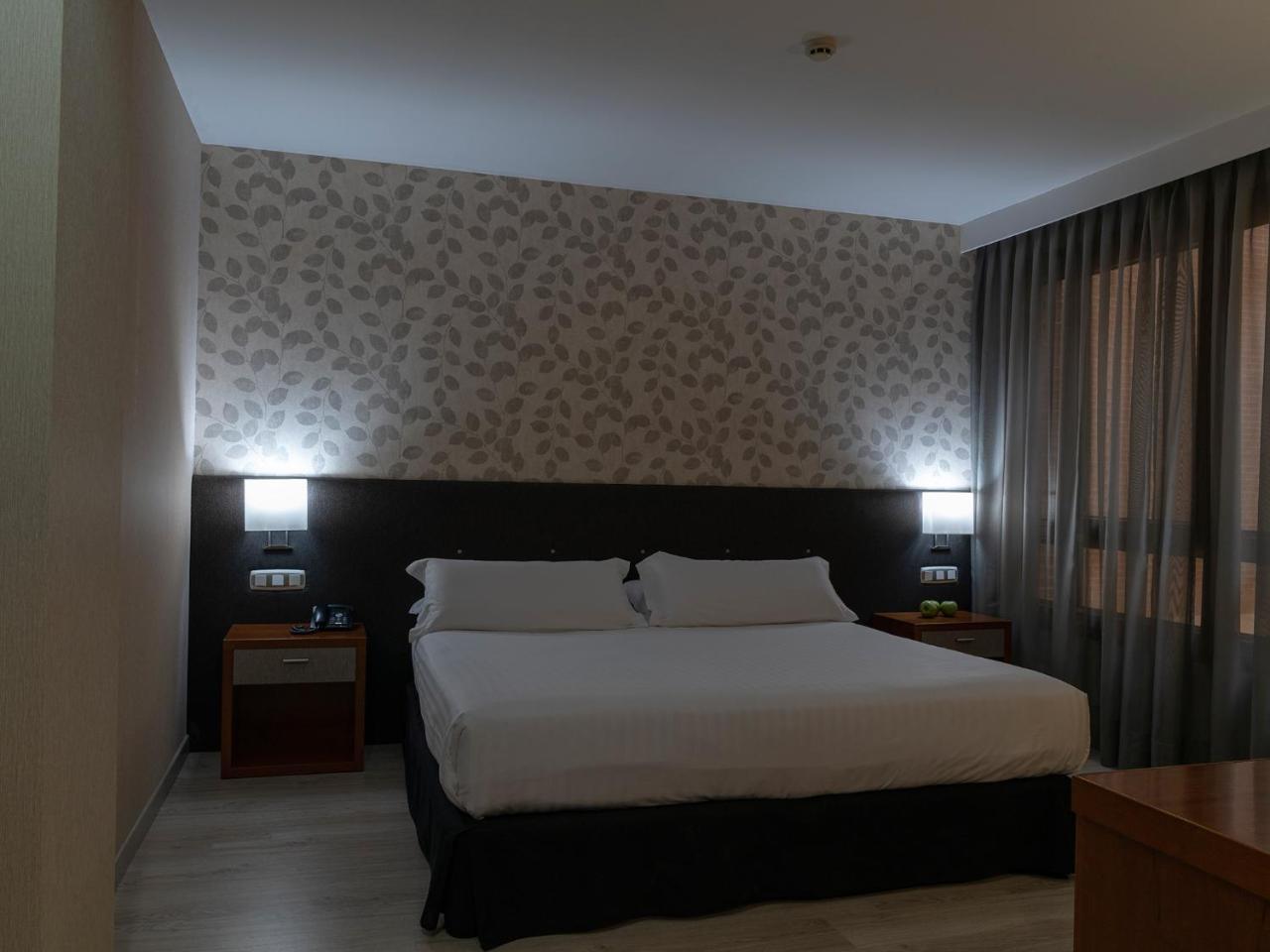 Hotel Plaza Las Matas Лас-Росас-де-Мадрид Екстер'єр фото