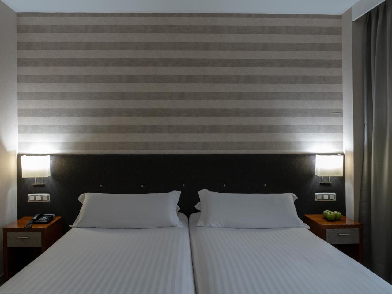 Hotel Plaza Las Matas Лас-Росас-де-Мадрид Екстер'єр фото