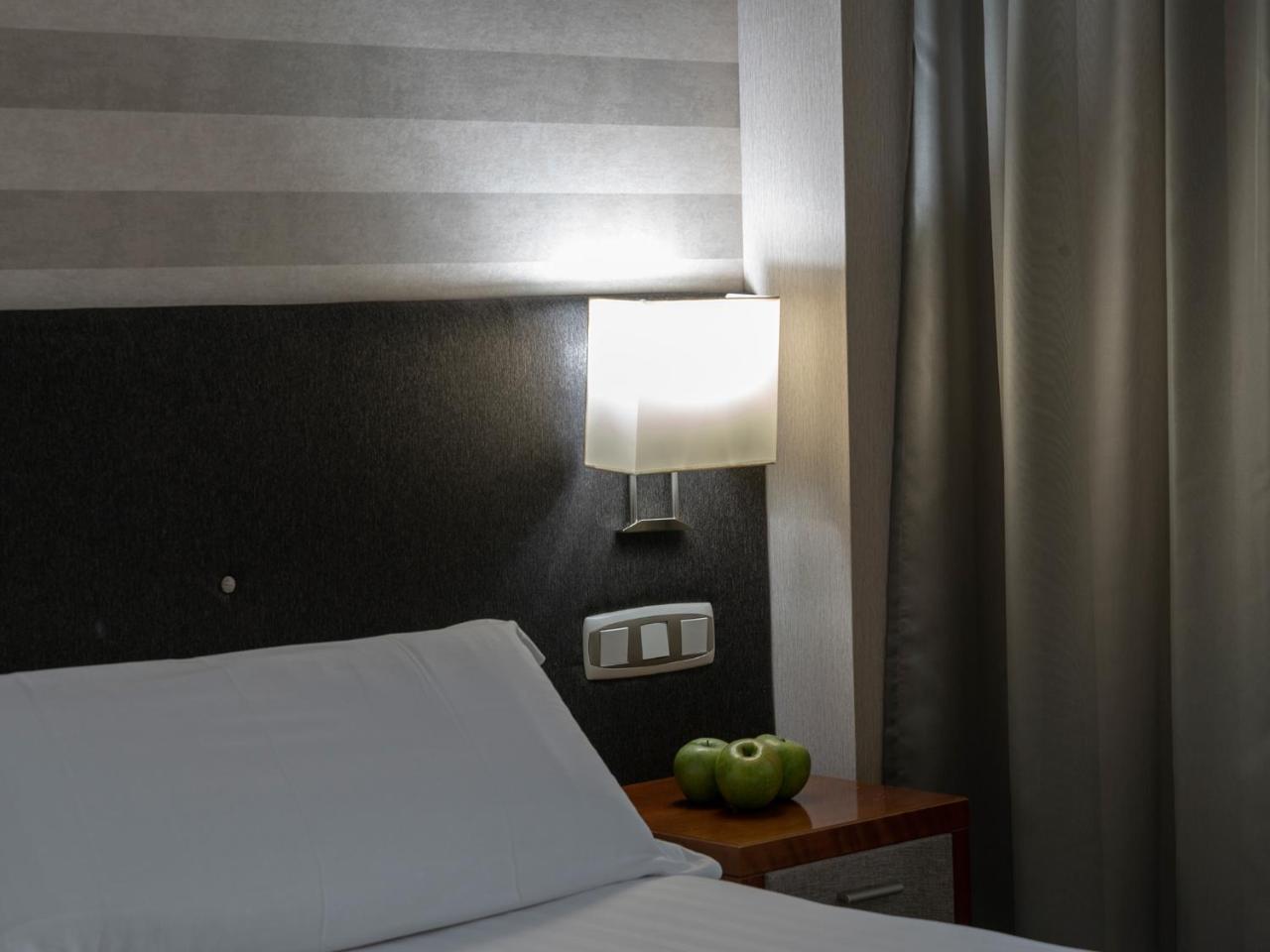 Hotel Plaza Las Matas Лас-Росас-де-Мадрид Екстер'єр фото
